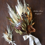 再販8🍀プロテアとパンパスグラスのブーケ💐ドライフラワーブーケ　ドライフラワースワッグ　ウェディングブーケ　前撮りブーケ　ブライダルブーケ　フォトウェディング　プレゼント　結婚祝い　お祝い