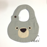 ◇再販◇おとぼけくまさんのふわふわスタイ グレー  水色に白のドット模様