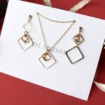 GOLD SWAROVSKI スクエア　クリスマスコフレ　
