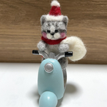 猫ちゃんサンタがバイクで🛵プレゼントをお届け(サバトラ猫)羊毛フェルト