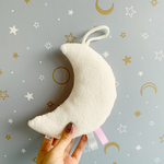 ぐずり＆夜泣き対策☆月のカシャカシャ(ホワイト×ピンク)☆知育玩具☆ベビートイ☆にぎにぎ☆出産祝い☆プチギフト☆赤ちゃんのおもちゃ