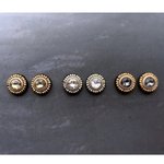 再販♬送料無料！✴︎ビーズ刺繍✴︎新色✳︎ホワイトラウンド✴︎アンティーク調✴︎✴︎ピアス✴︎