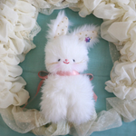 星のピアスをつけたうさぎのぬいぐるみ