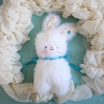星のピアスをつけたうさぎのぬいぐるみ