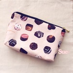 チョコが詰まったポーチ