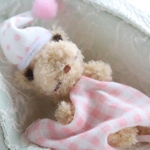 dollnodoll お眠りくま　ピンク