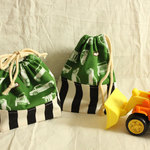 【再販】車がいっぱい！お弁当袋＋コップ袋のセット