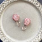 ローズクォーツとつまみ細工のお花のイヤーアクセサリー