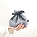 ころんとした杢糸の刺繍コットンとリネンのミニ巾着ポーチ(ライトグレー)
