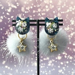 コロンとにゃんこ　雪舞う月夜のイヤリング　レジン　猫　星空　星　ファー　冬　クリスマス　プレゼント　ギフト　2way 大ぶり