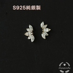 Sv925純銀製 18kgp  繊細　睡蓮　CZダイヤ　ミニピアス　YC4383