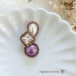 アンバランスなビーズ刺繍ブローチ(小)C❇〔アンティーク ヴィンテージ レトロ アシンメトリー パール パープル 紫 個性的 アクセサリー ぽ〕