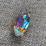 虹の結晶 マーキス型ラフカット ペンダントトップ VD633