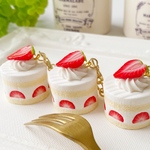 いちごショートケーキキーホルダー（ラウンド）