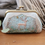 物語ポーチ  手刺繍