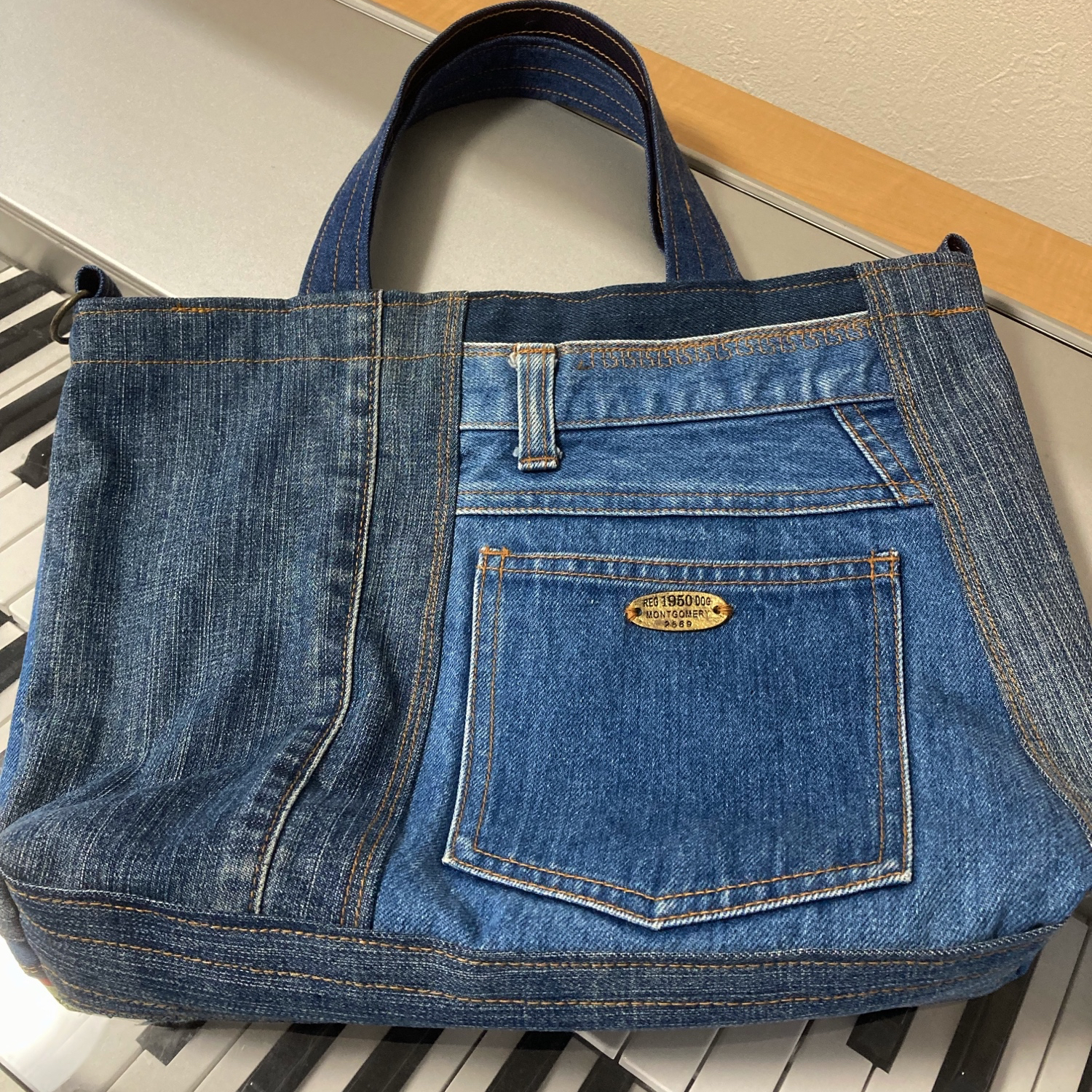 SALE&送料無料❣️デニムリメイク&パッチワークのトートバッグ②