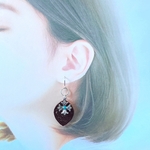 ウッド&十字架のピアス　イヤリング　ココアカラー　綺麗な透かし彫り　森からの贈り物　和　クリスマス　プレゼントにも