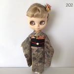 No.202  6/1サイズドール振袖　ふくれ織枝花ぼかし染め　