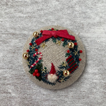 リネン生地刺繍ブローチ