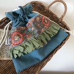 刺繍リボン　巾着　フリル巾着　ブルー