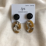 【ピアス1点のみ!】black ビーズ刺繍 カボション × マスタード オーバル べっ甲 ピアス イヤリング