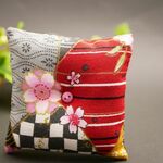 特大ふっくら座布団　クッションにも　ミニチュア　１個