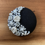ビーズ刺繍くるみボタン（ヘアゴム/ブローチ）