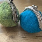 【客注品】羊毛フェルトのがま口（ブルースカイ）(黄緑）