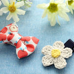 【kids&baby】リネンの手編みお花とapple dropのmini miniリボンヘアクリップ（滑止付き）