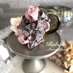 モアリボン バナナクリップ   ダマスク&ピンクサテン