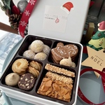 クリスマスクッキー缶　スノーホワイト