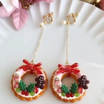 【i様専用ページ】ポップで可愛いクリスマスリースタルトイヤリング