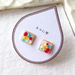 カラフルストーンのポップなピアス（イヤリング）