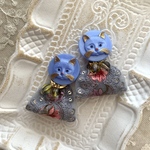 《送料無料》チェコねこボタンインド刺繍リボンピアスorイヤリング