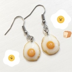 ぷるぷる目玉焼きピアス