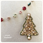クリスマスツリー　Christmas tree     ビーズ刺繍ブローチ
