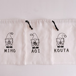 【巾着袋】【オーダー】名入れ 刺繍 巾着 白 サンタ プレゼント お誕生日 お礼 クリスマス  子供 お揃い　ギフト 【無料ラッピング】 santa01