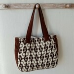 機械編みニットの毎日バッグ　茶×オフホワイト　トートバッグ