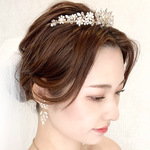 T49 ウエディングティアラ 低めのデザイン パール　ビジュー ナチュラル　挙式　結婚式　ブライダル