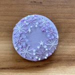 ビーズ刺繍くるみボタン（ヘアゴム/ブローチ）