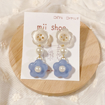 シェルボタンとくすみブルーフラワーのピアス💠