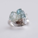 【SALE】鉱物カケライヤーカフ＊ブルージルコン 天然石 原石アクセサリー