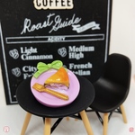 チーズケーキを召し上がれブローチ(パープル皿)