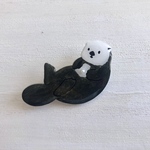 ラッコのブローチ