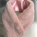 aiboちゃんのピンクのフェイクファーストール