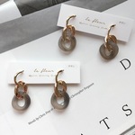 マットアクリルチェーンのフープピアス