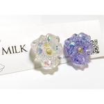 🤍アシンメトリーのビオラピアス💜