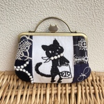 専用の方のお品物です。クロッチくんがま口とリスノモリキーポーチ