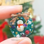 🎄雪だるまin リースマグネット☃️🔔　マグネット/クリスマス/リース/キラキラ/雪だるま/プレゼント/リボン/Xmas/Snowman/Noel/magnet/冬/winter/送料込み※