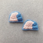 baby pink×blue刺繍ピアス